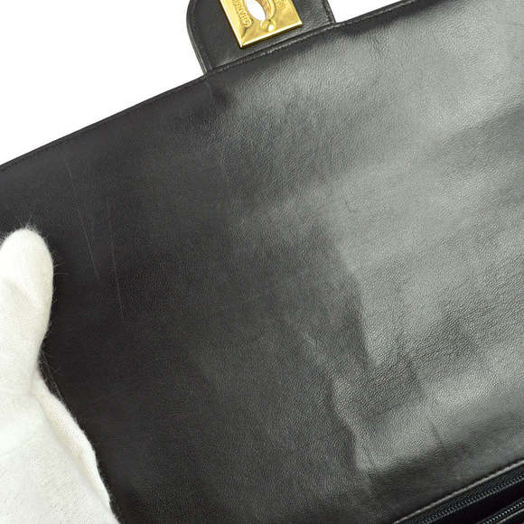 CHANEL Black Lambskin Shoulder Bag 56377 - Picture 8 of 11